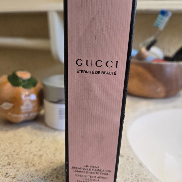 Gucci 580c foundation new in box - Picture 1 of 5